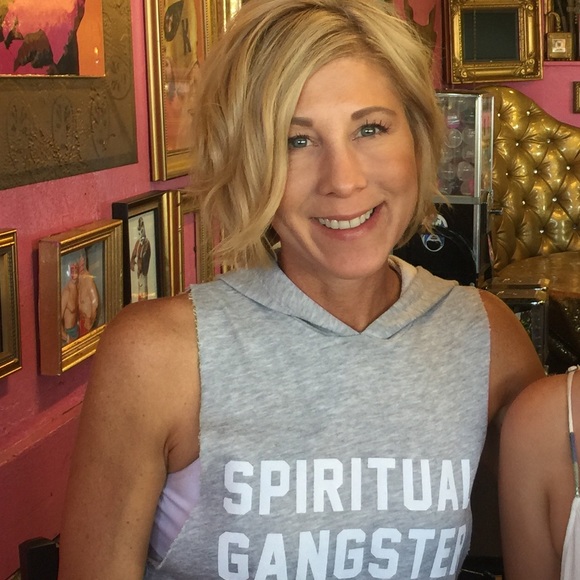 Meet your Posher, Jennifer - Picture 1 of 1